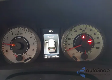 2017 Toyota Sienna Se 8 Passenger z USA, uszkodzony, nr VIN 5TDXZ3DC0HS811333